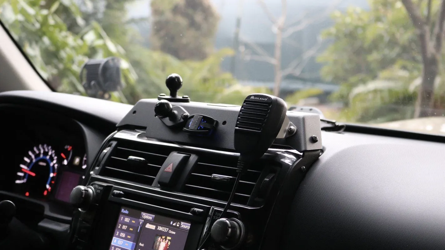 '10-23 Toyota 4Runner Accessory Mount w/ Wiring Cover