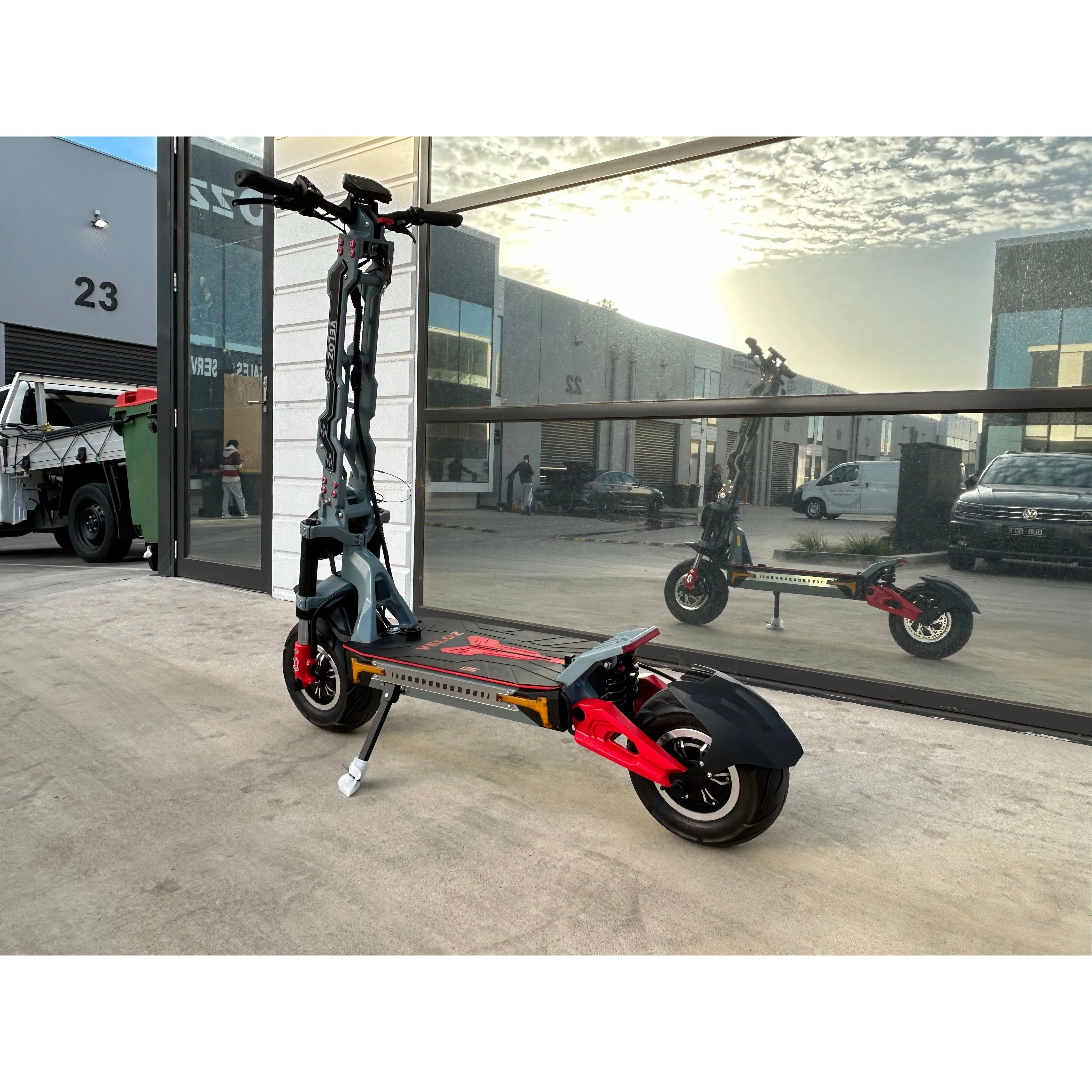 Veloz G5 Electric Scooter 200 Kilos Max Loading 240 Km Range 5000W peak Motor 12 Months Free Service