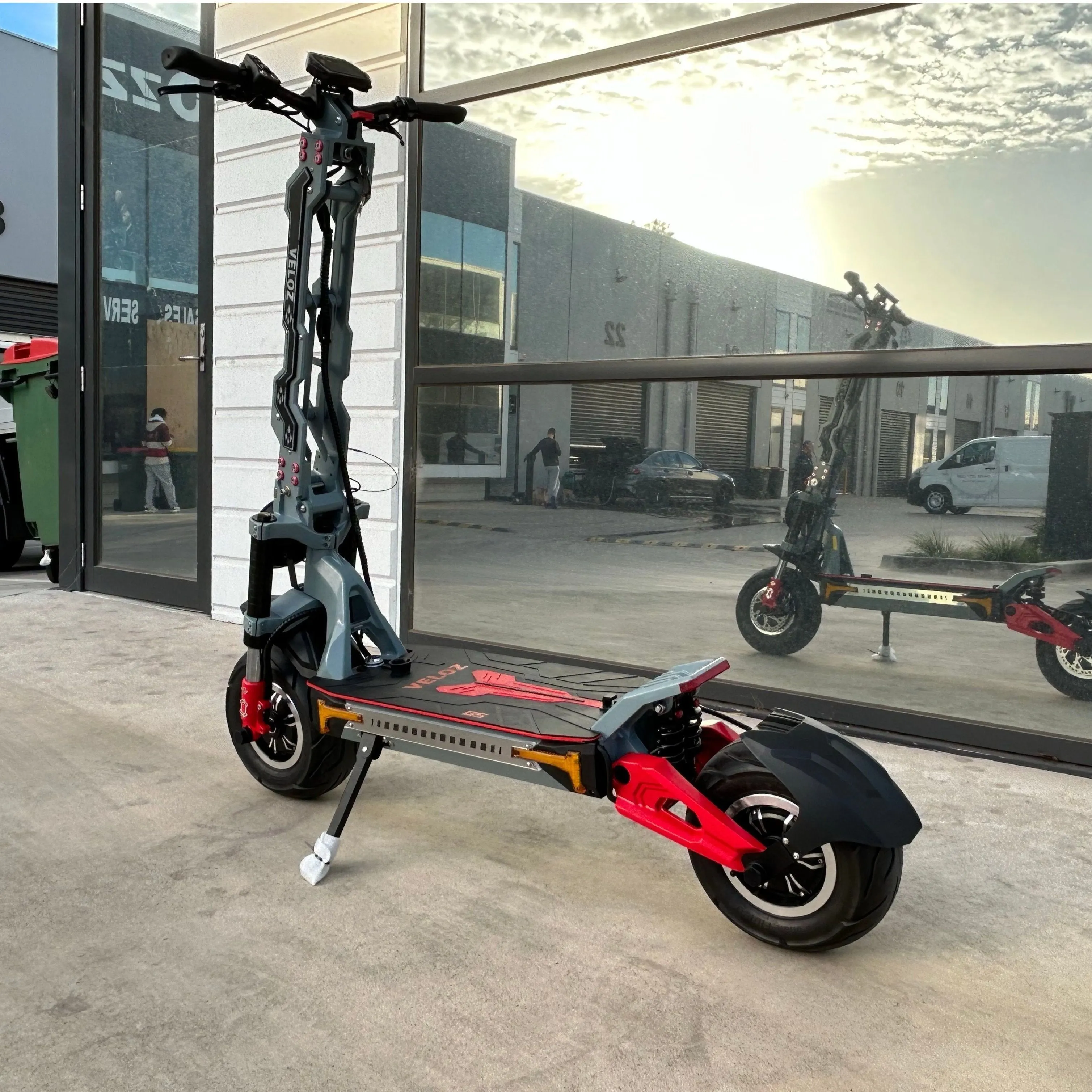 Veloz G5 Electric Scooter 200 Kilos Max Loading 240 Km Range 5000W peak Motor 12 Months Free Service