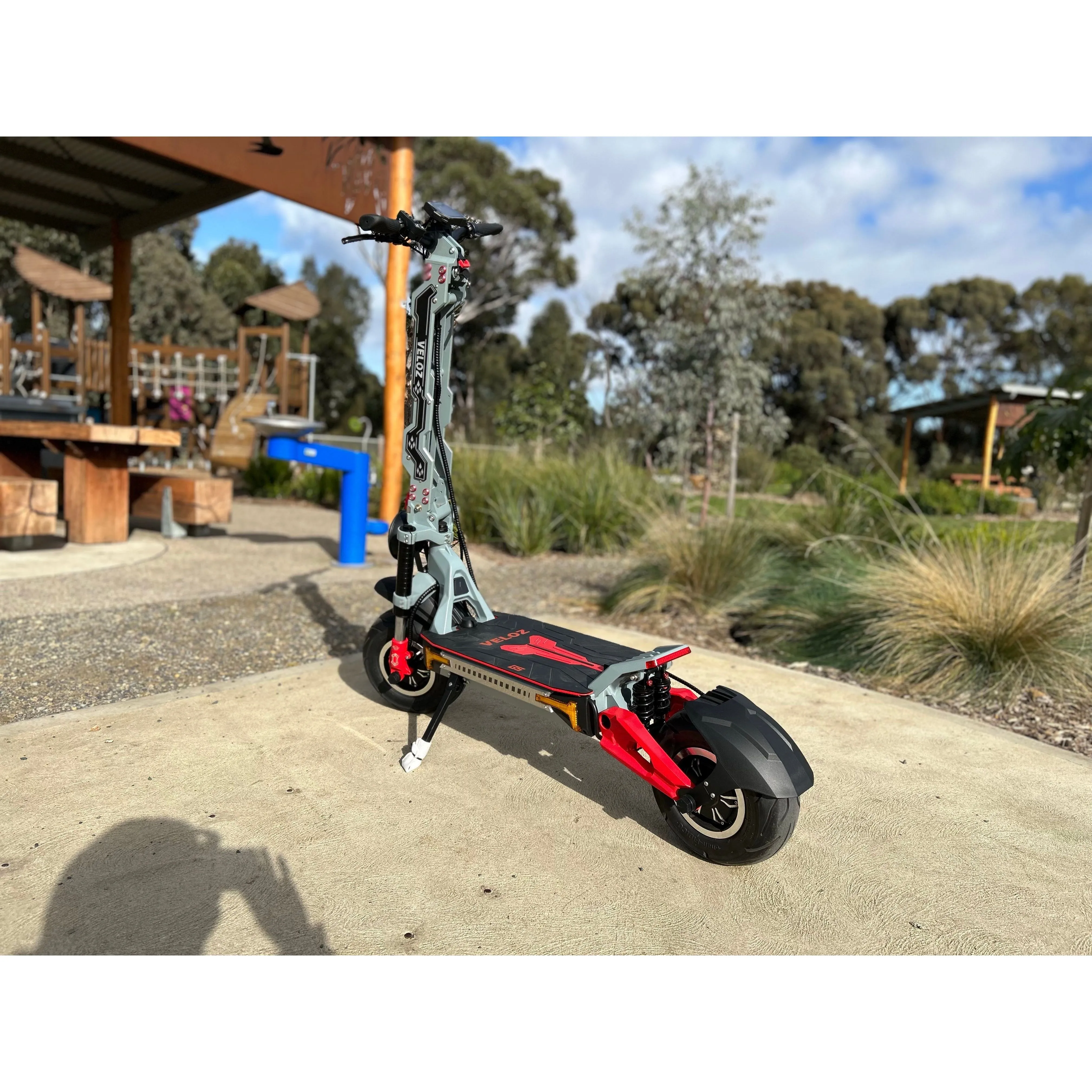 Veloz G5 Electric Scooter 200 Kilos Max Loading 240 Km Range 5000W peak Motor 12 Months Free Service