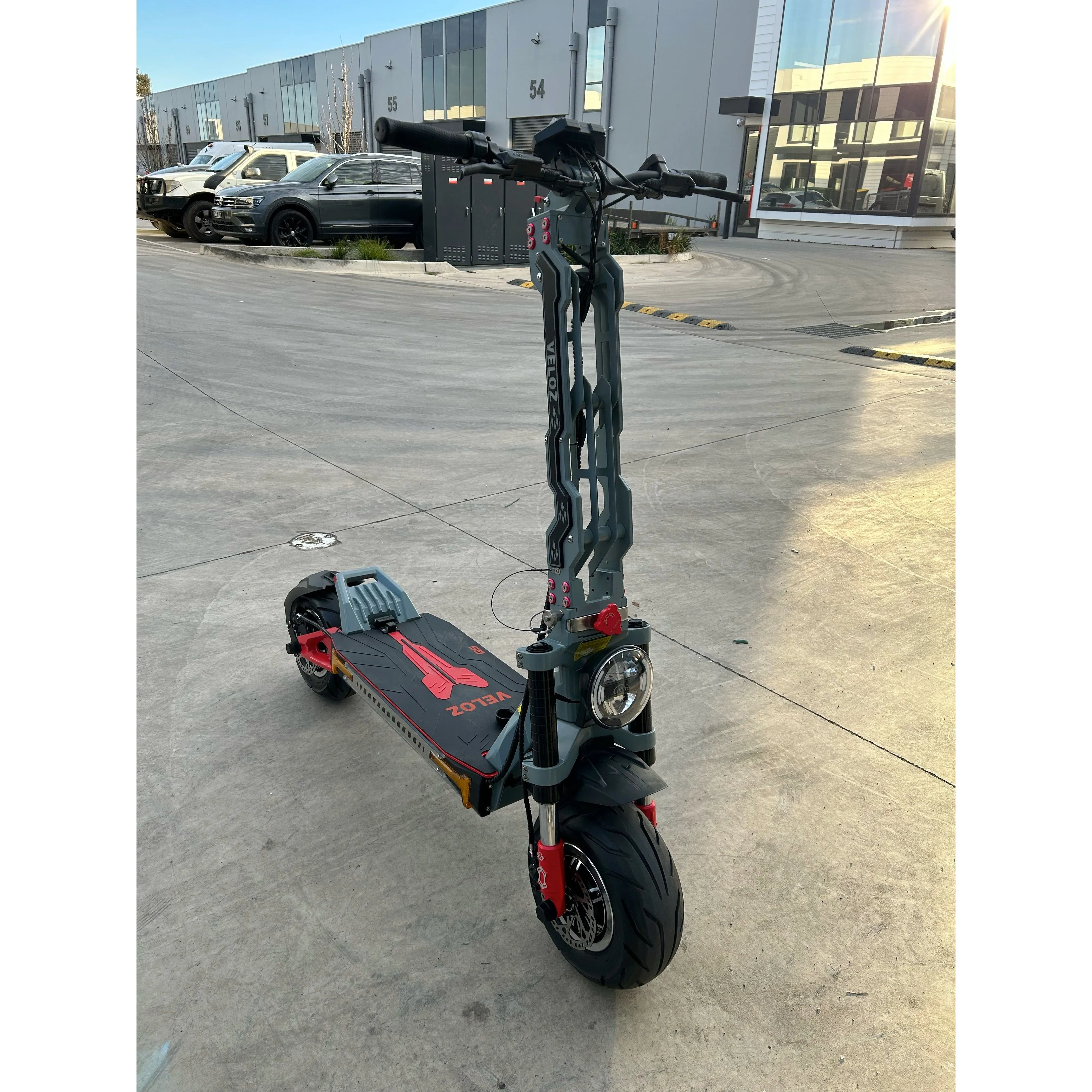 Veloz G5 Electric Scooter 200 Kilos Max Loading 240 Km Range 5000W peak Motor 12 Months Free Service