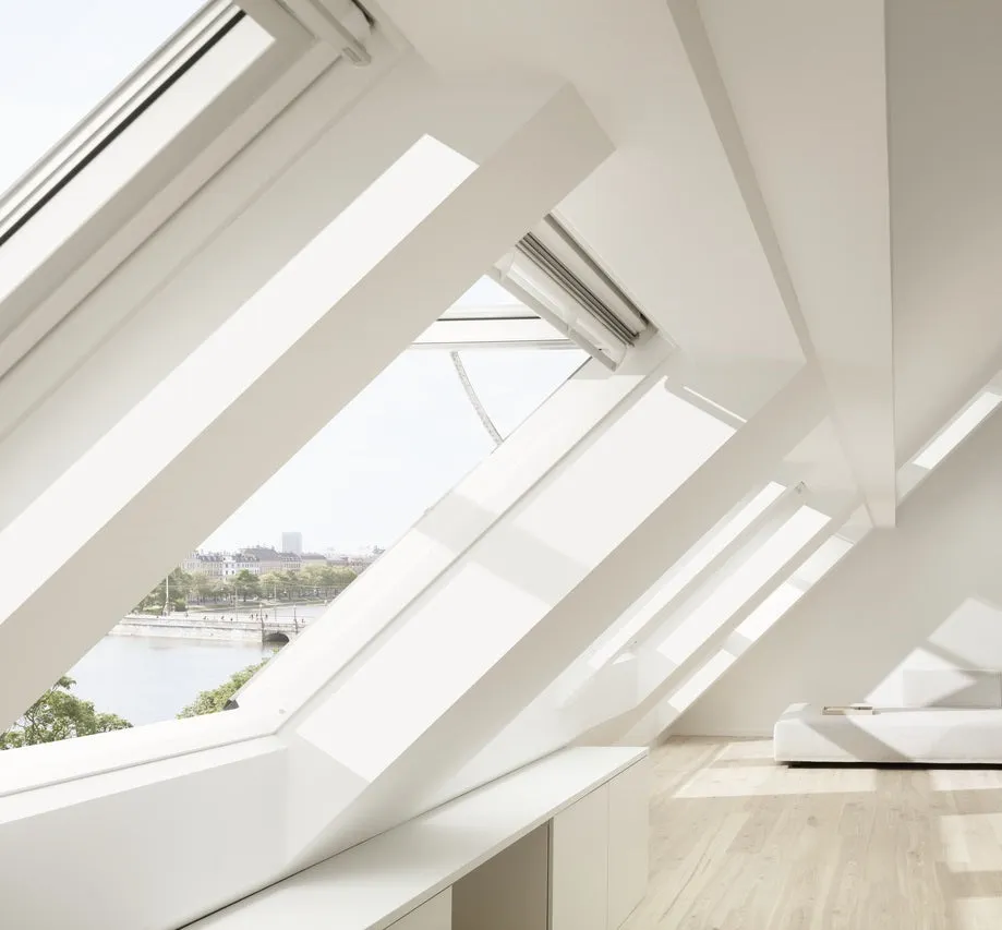 VELUX GPU PK06 007021U Top-Hung INTEGRA® Electric Window (94 x 118 cm)