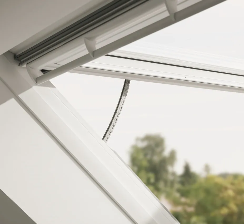 VELUX GPU PK06 007021U Top-Hung INTEGRA® Electric Window (94 x 118 cm)